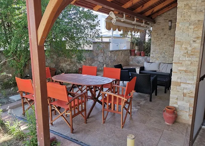 Purple_rose_apartment